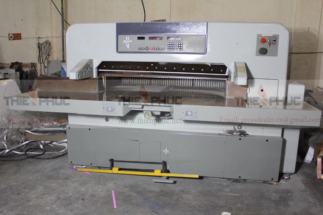 Máy cắt xén giấy TP262